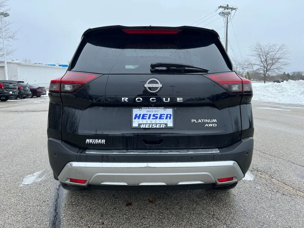Used 2022 Black Nissan Platinum Intelligent AWD image 4