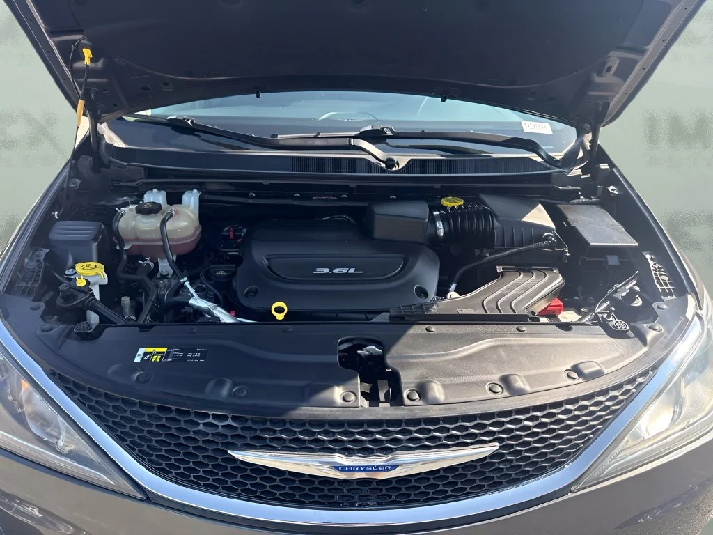 Used 2019 Gray Chrysler Touring Plus image 30