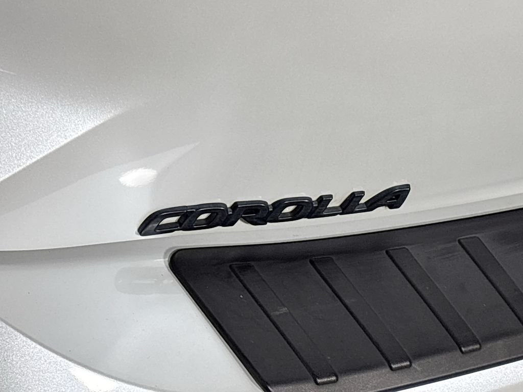Used 2022 Midnight Black Metallic Toyota SE image 23