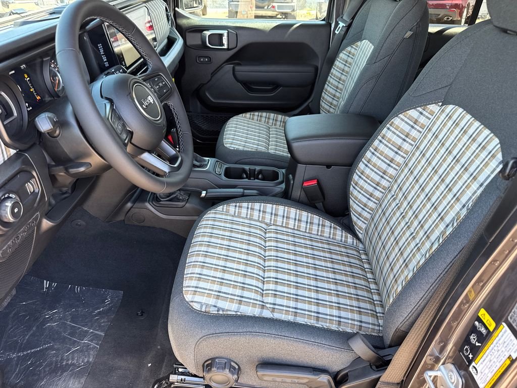 New 2026 Granite Crystal Metallic Clear-Coat Exterior Paint Jeep 85th Anniversary Edition image 25