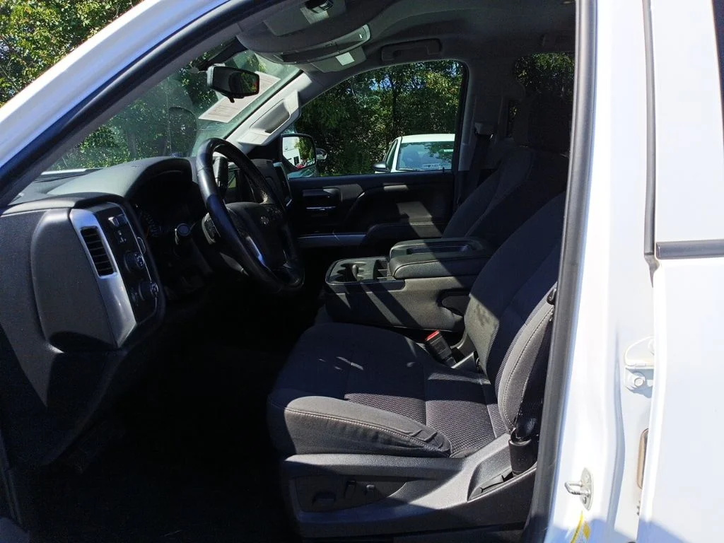 Used 2018 White Chevrolet LT image 7