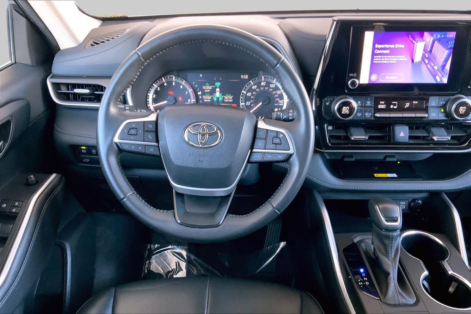 2024 Toyota Highlander LE - Photo 11