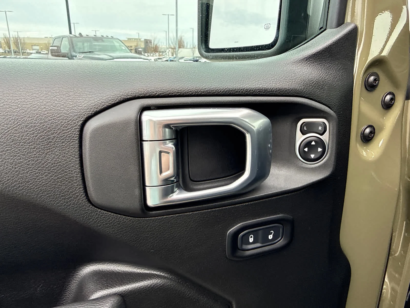 2026 Jeep Wrangler 4-Door Willys - Photo 11