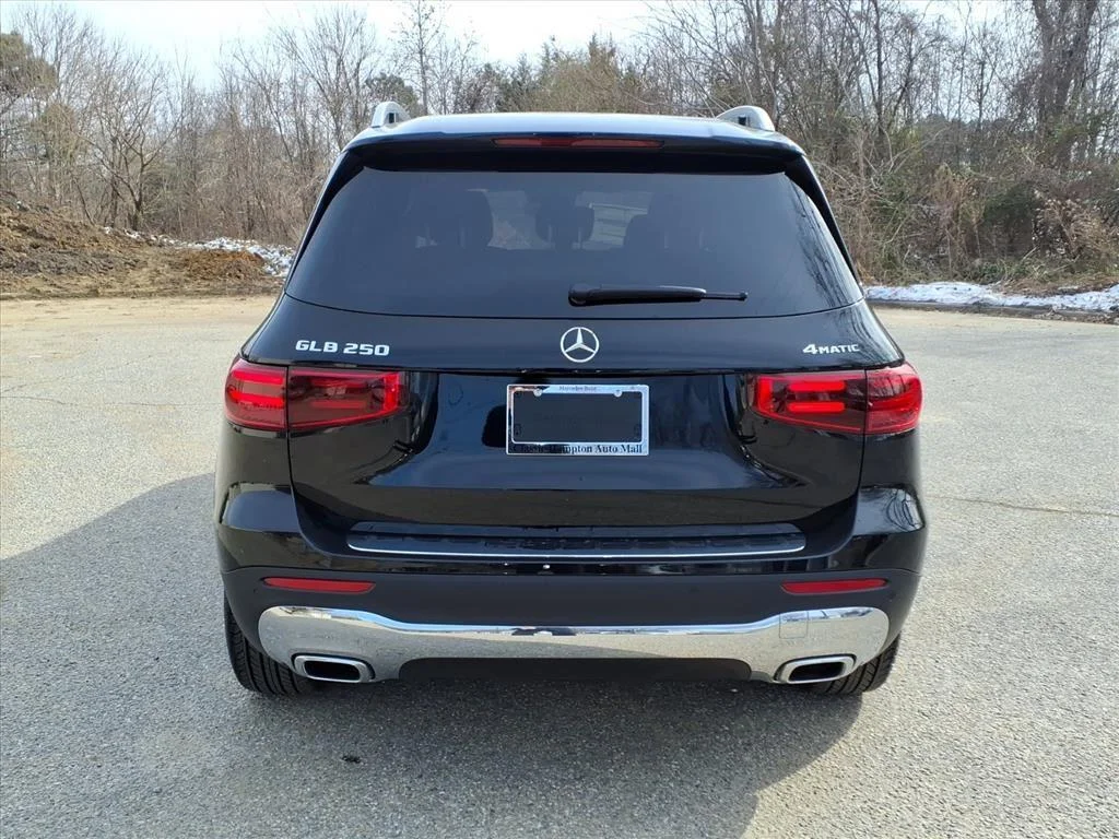 New 2026 Night Black Mercedes-Benz GLB 250 image 8
