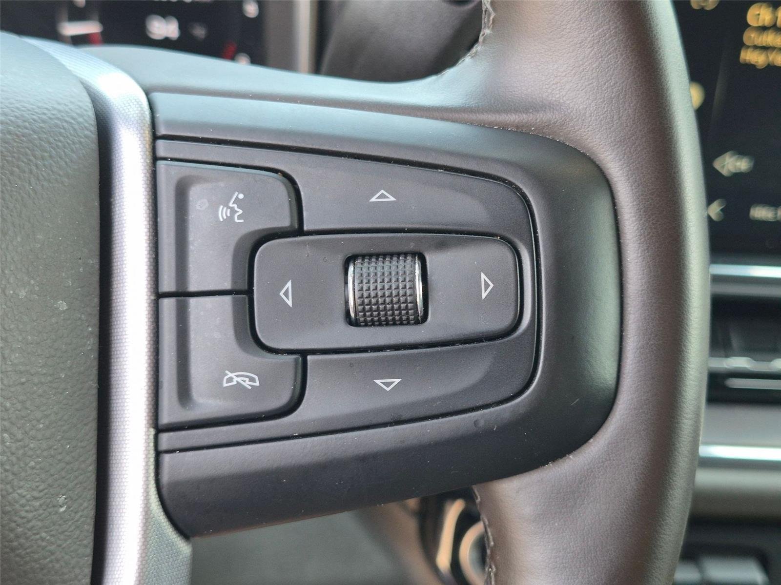 Used 2025 Onyx Black GMC SLT image 18