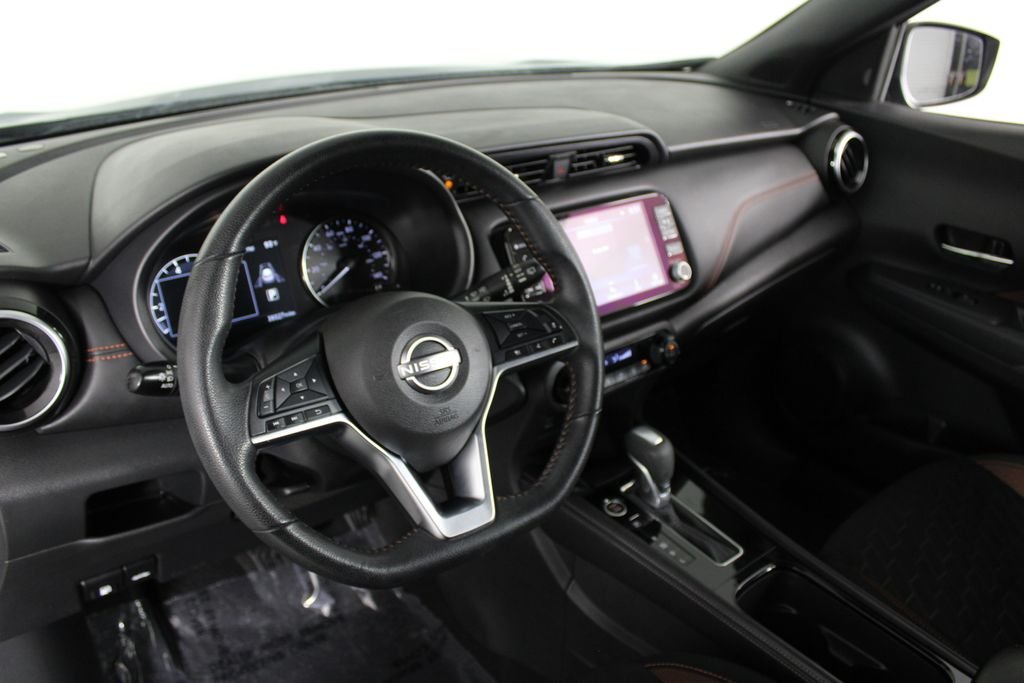 Used 2024 Gray Nissan SR image 17