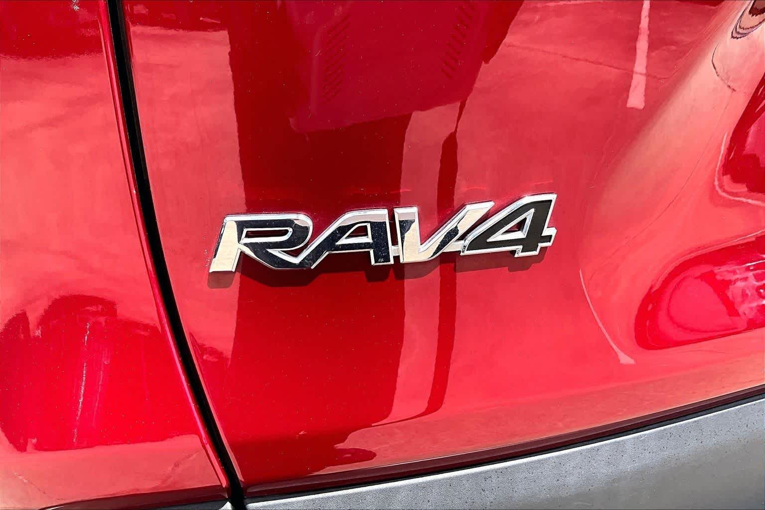 Used 2024 Ruby Flare Pearl Toyota Hybrid XLE image 31