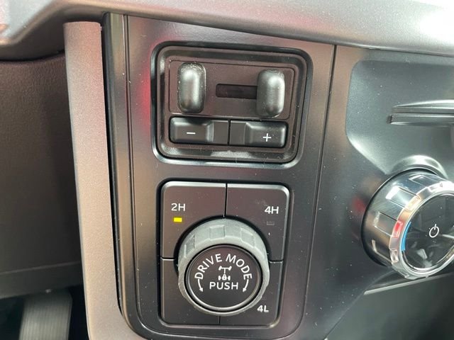 New 2026 Carbonized Gray Metallic Ford XLT image 33