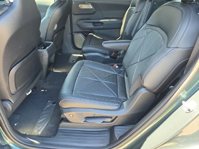 New 2027 Black Jade Green Kia SX image 17