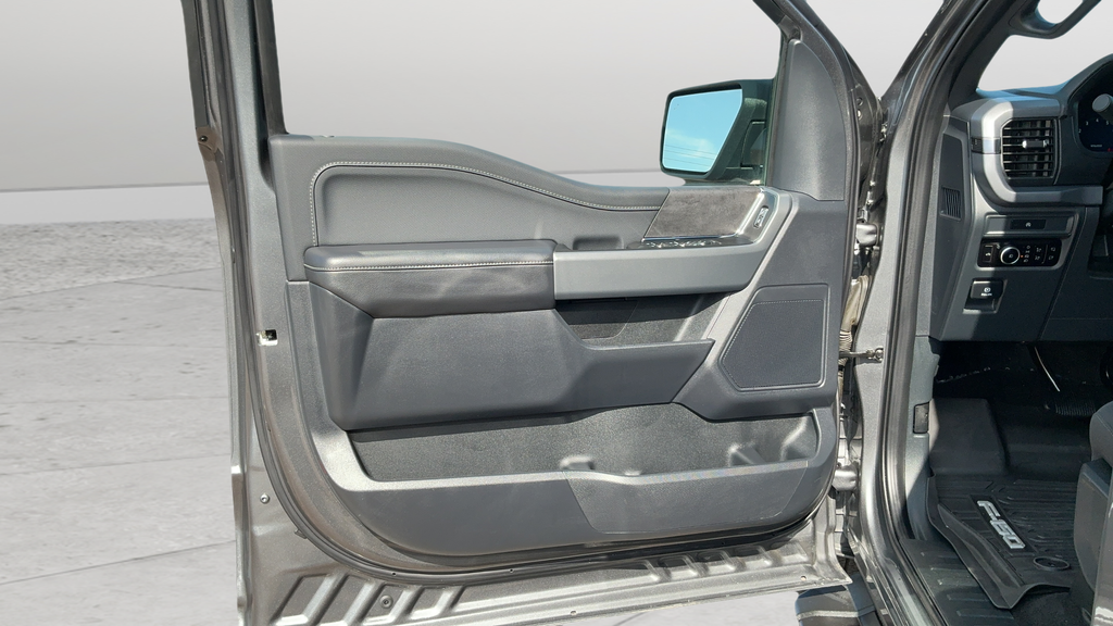 Used 2025 Carbonized Gray Metallic Ford XLT image 17