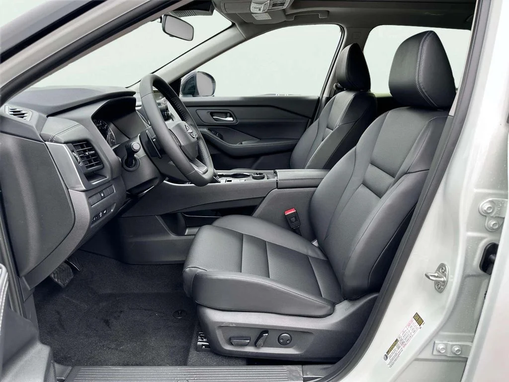 New 2026 Everest White Pearl Tricoat Nissan Dark Armor image 13