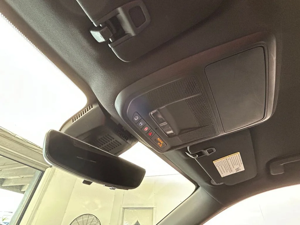 Used 2025 Summit White Chevrolet LT image 40