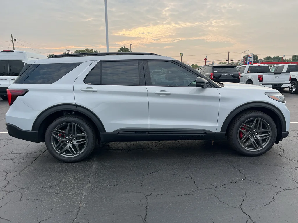 New 2026 Space White Metallic Ford ST image 4