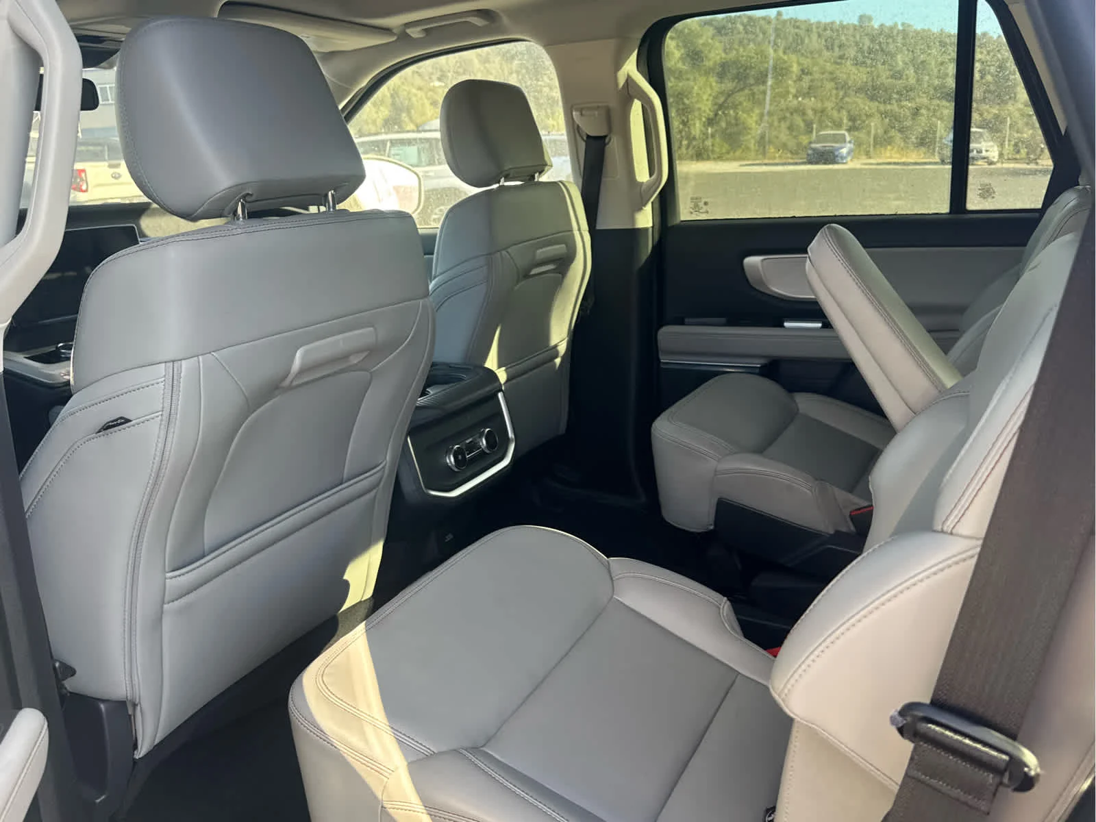 Used 2025 Space Silver Metallic Ford Active image 10