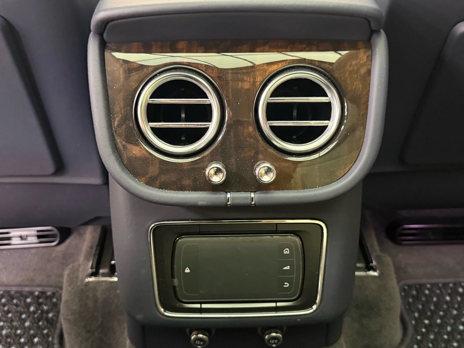 Used 2019 Dk. Blue Bentley V8 image 33