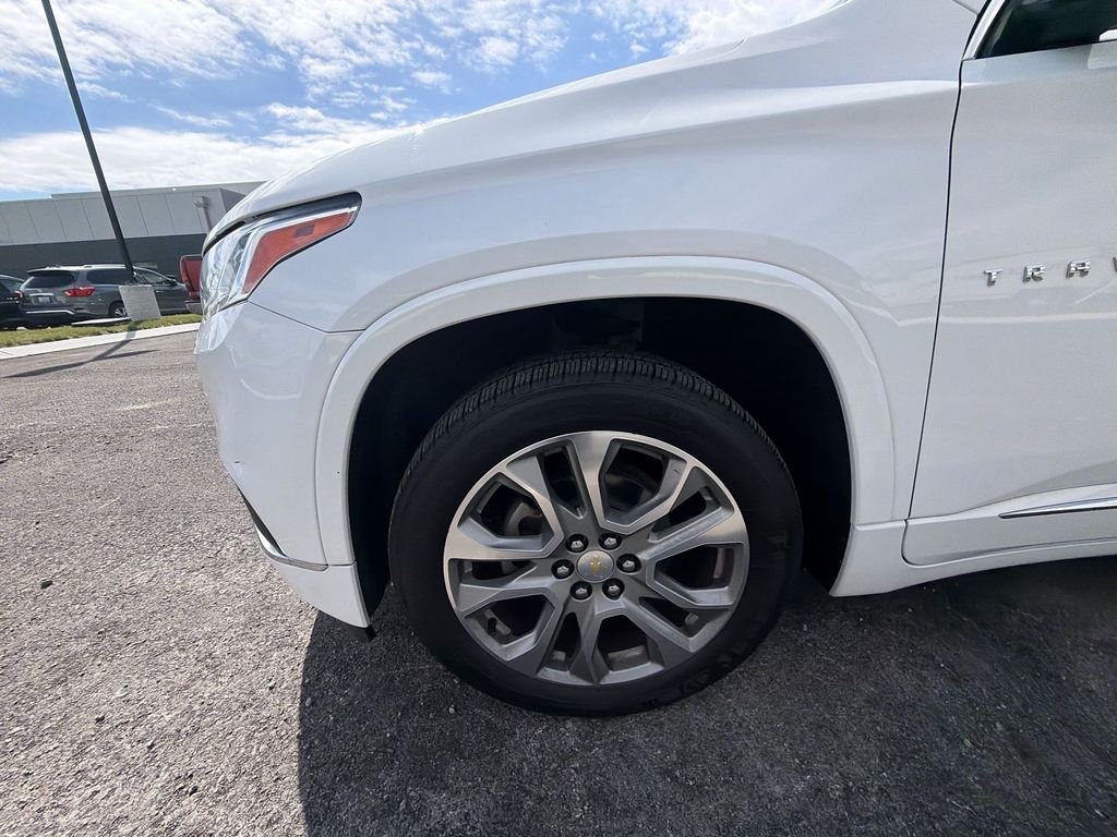 Used 2018 Summit White Chevrolet Premier image 10