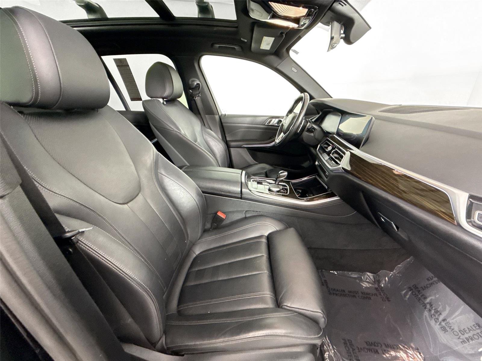 Used 2019 Black Sapphire Metallic BMW xDrive40i image 45