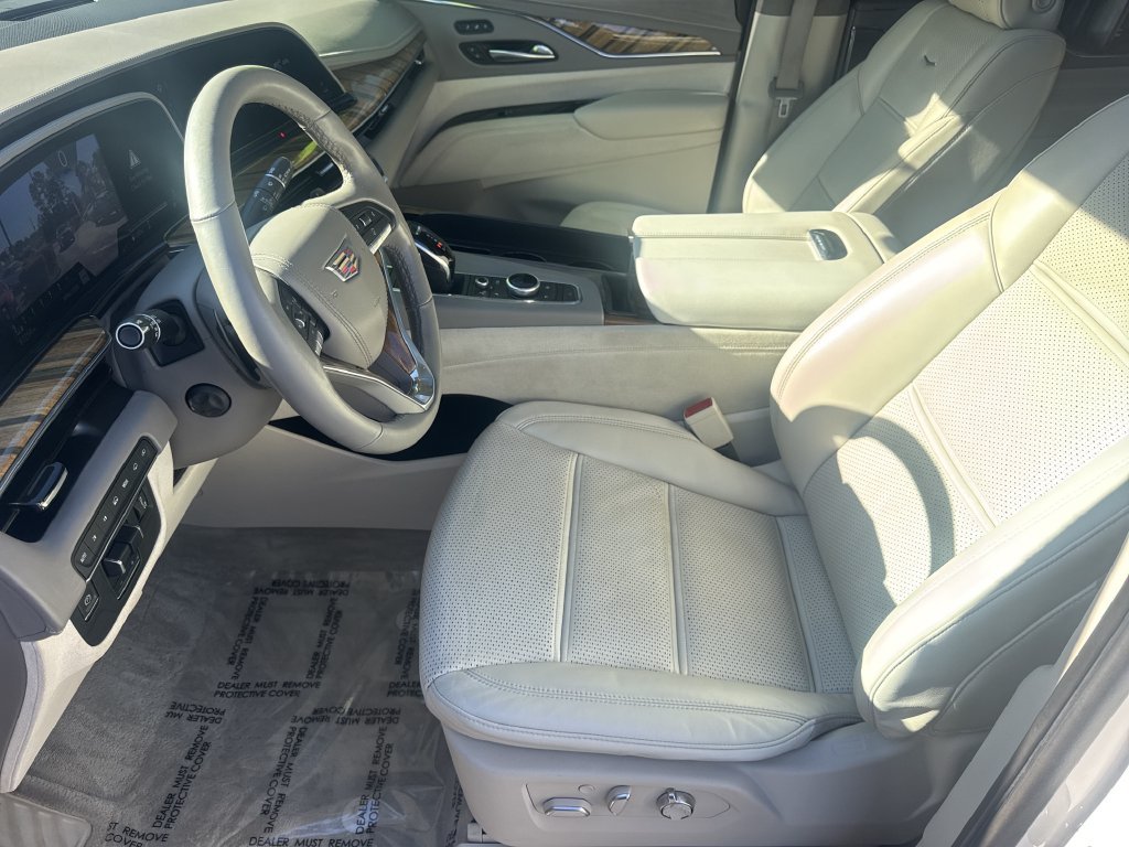 Used 2021 White Cadillac Sport Platinum image 9