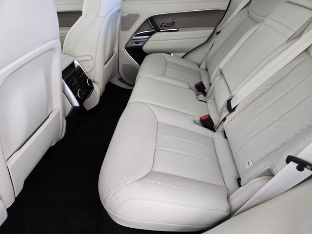 2026 Land Rover Range Rover SE - Photo 5