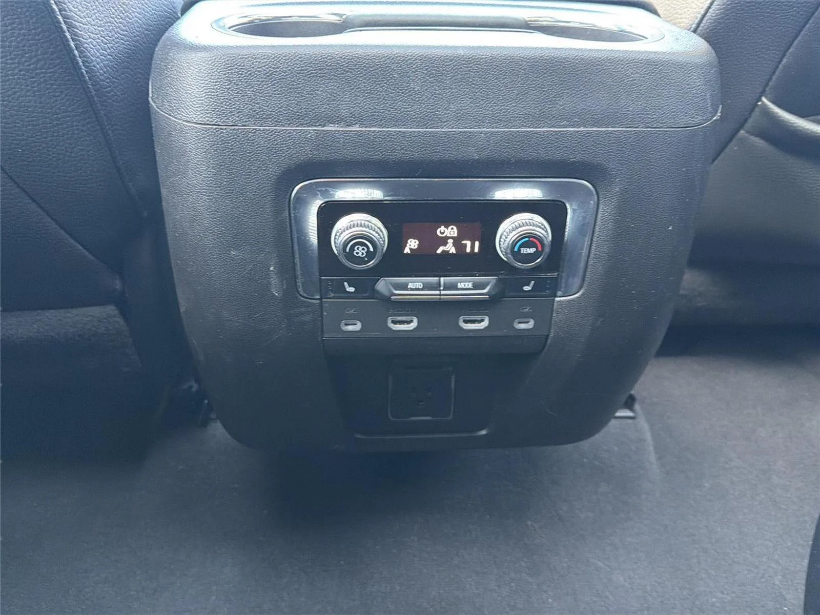 Used 2023 Onyx Black GMC Denali image 34
