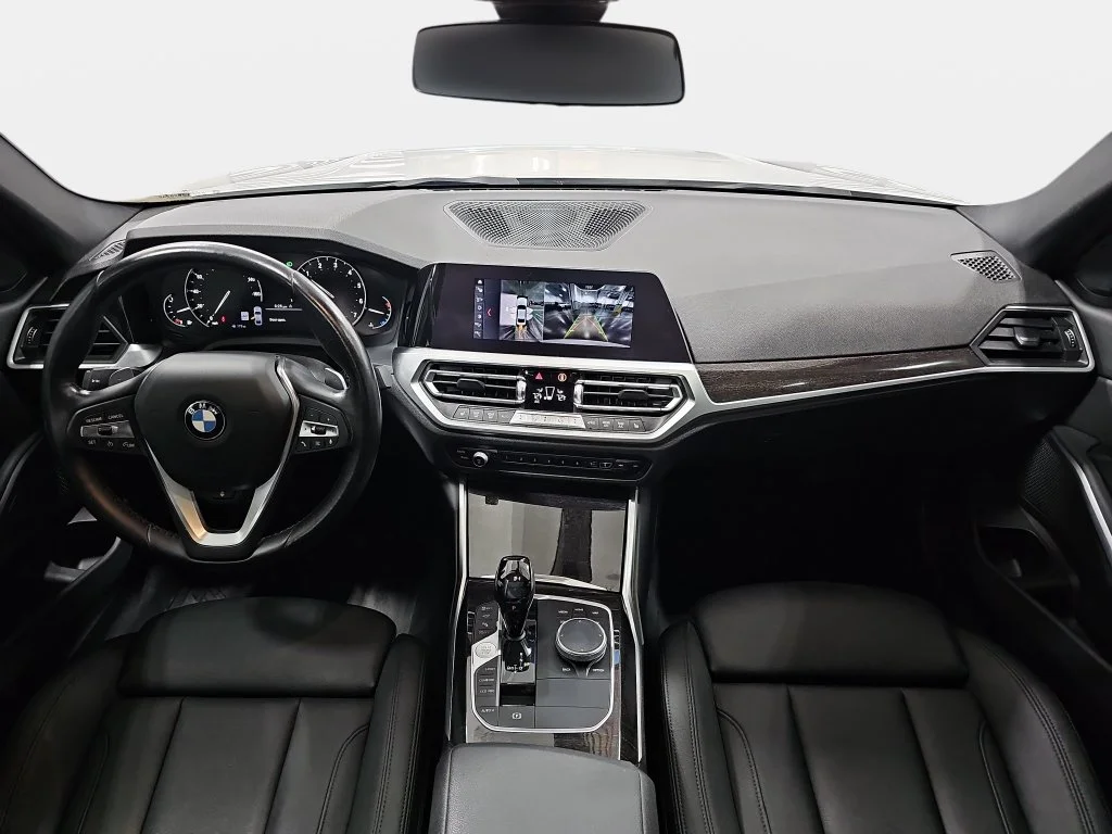 Used 2020 White BMW 330i xDrive image 10