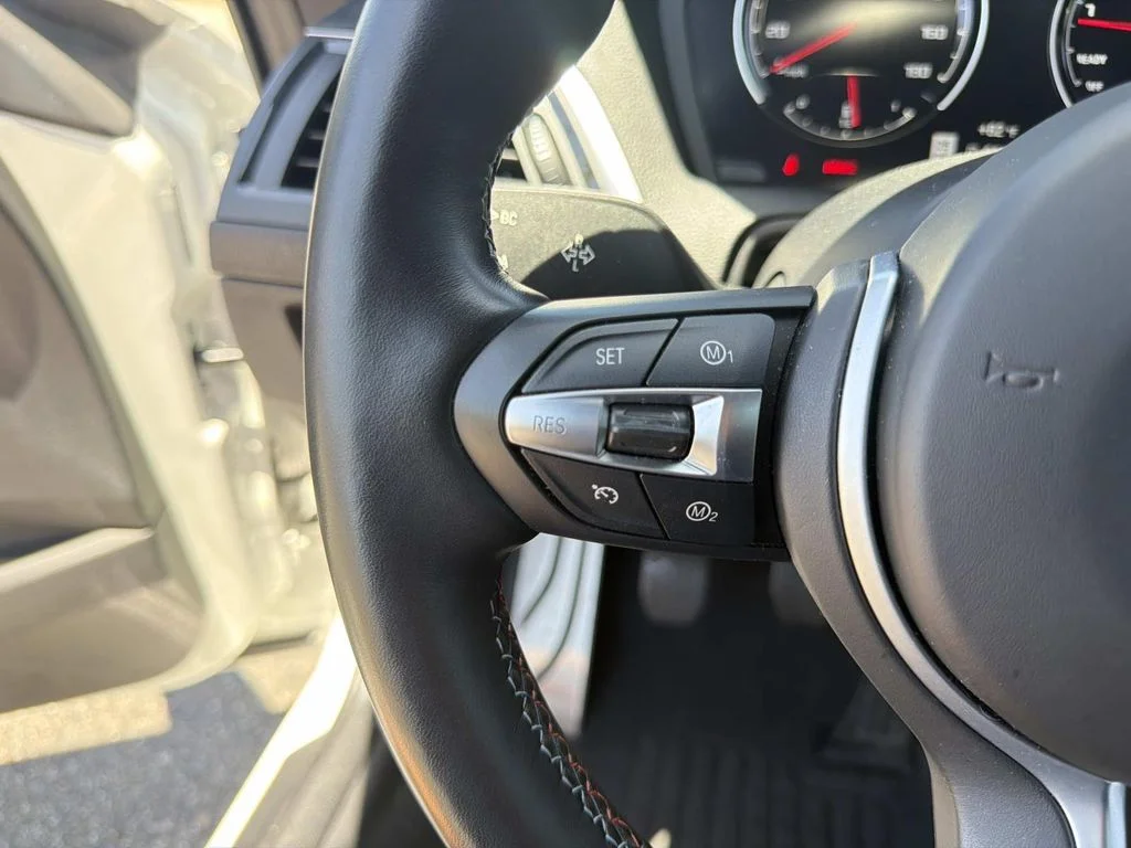 Used 2020 ALPINE WHITE BMW Competition image 8