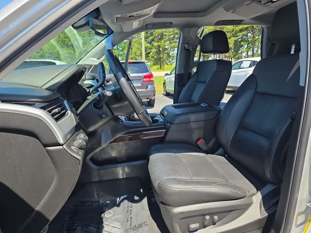 Used 2019 Silver GMC SLT image 17