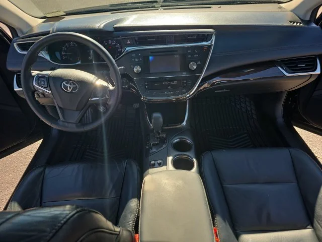 Used 2013 Black Toyota XLE Touring image 10