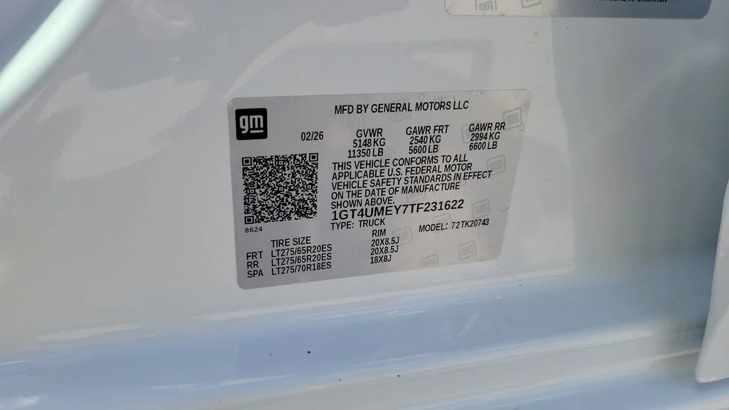 New 2026 Summit White GMC SLE image 28
