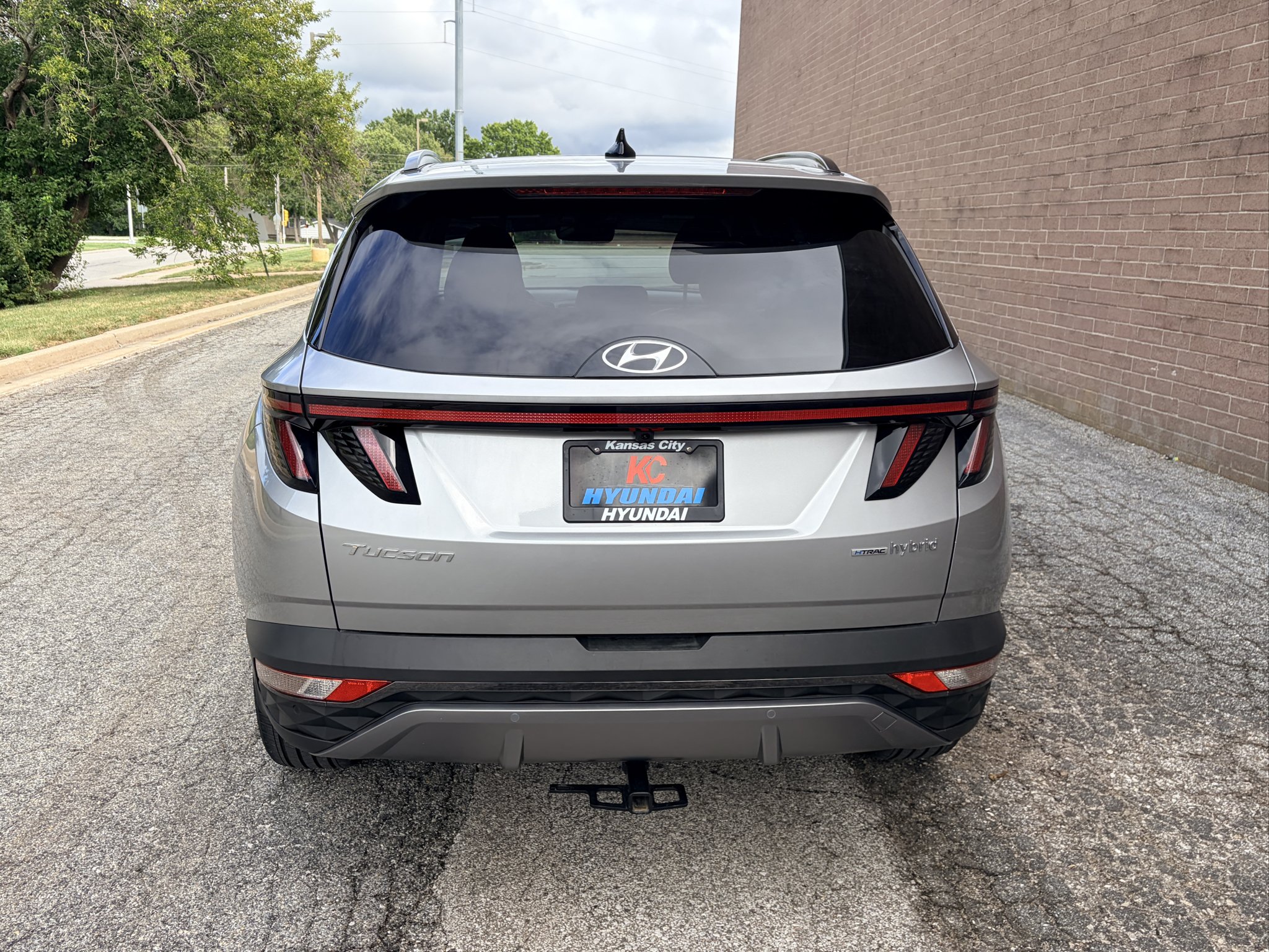Used 2024 Shimmering Silver Hyundai Limited image 4