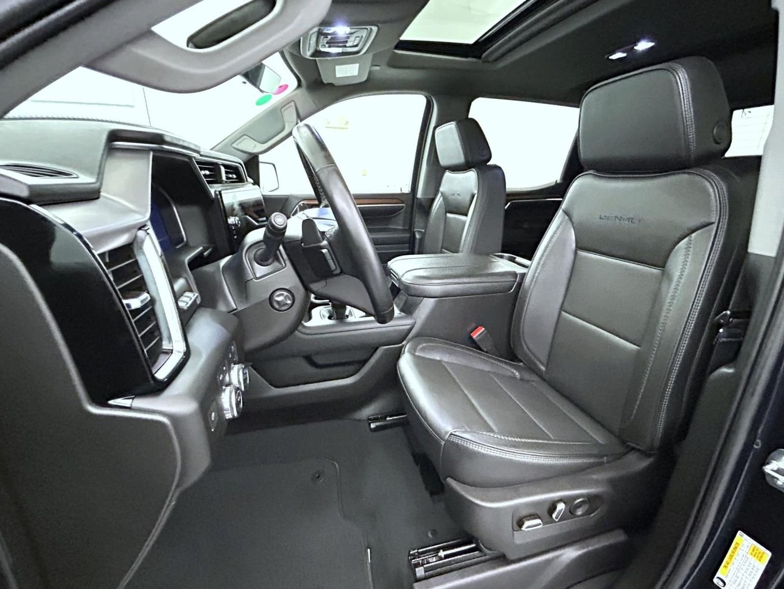 Used 2023 Silver GMC Denali image 10