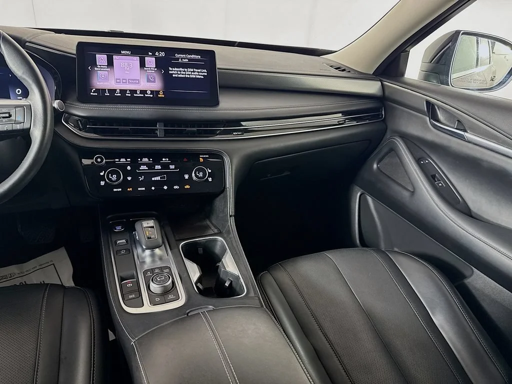 Certified Used 2023 Red INFINITI LUXE image 30