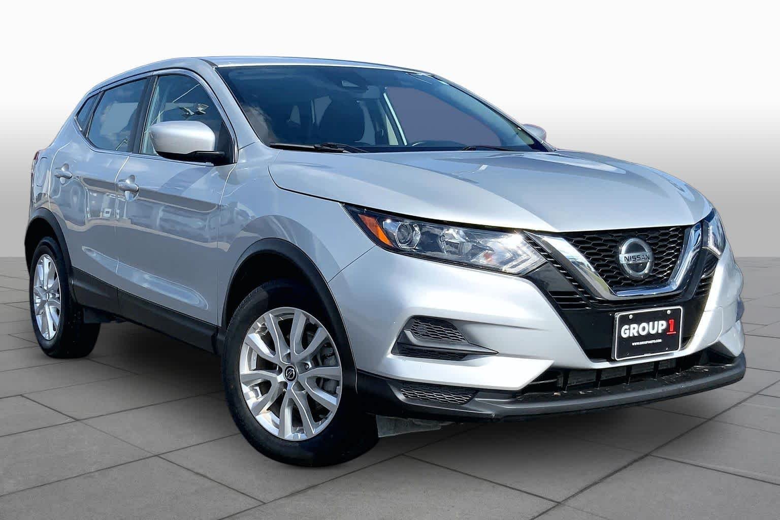 Used 2021 Brilliant Silver Metallic Nissan S image 3