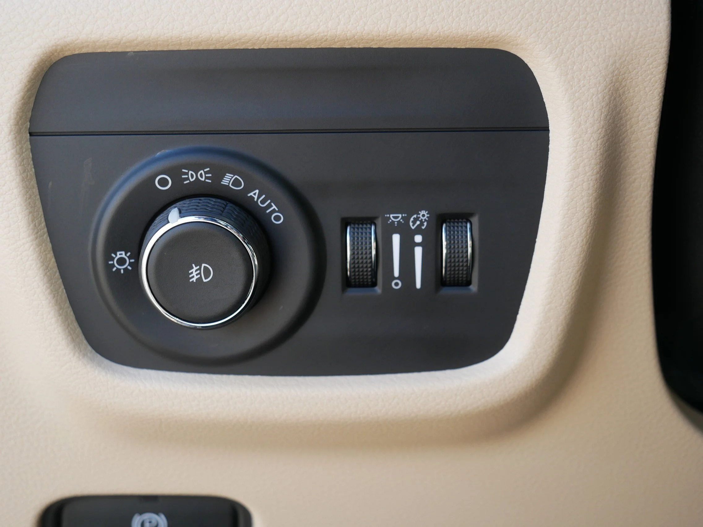 Used 2024 Silver Zynith Jeep Limited image 26