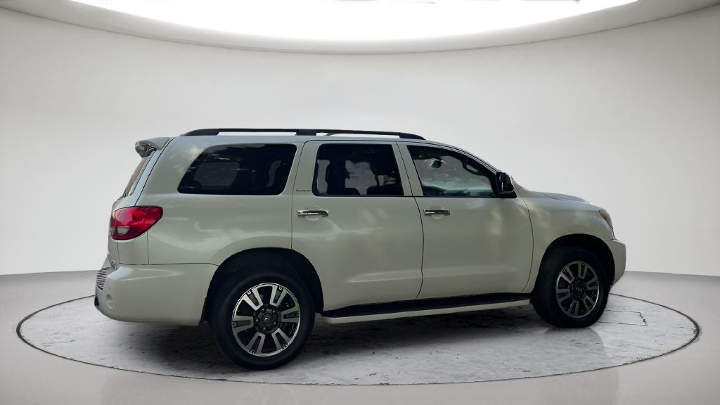 Used 2010 Super White Toyota Platinum image 7