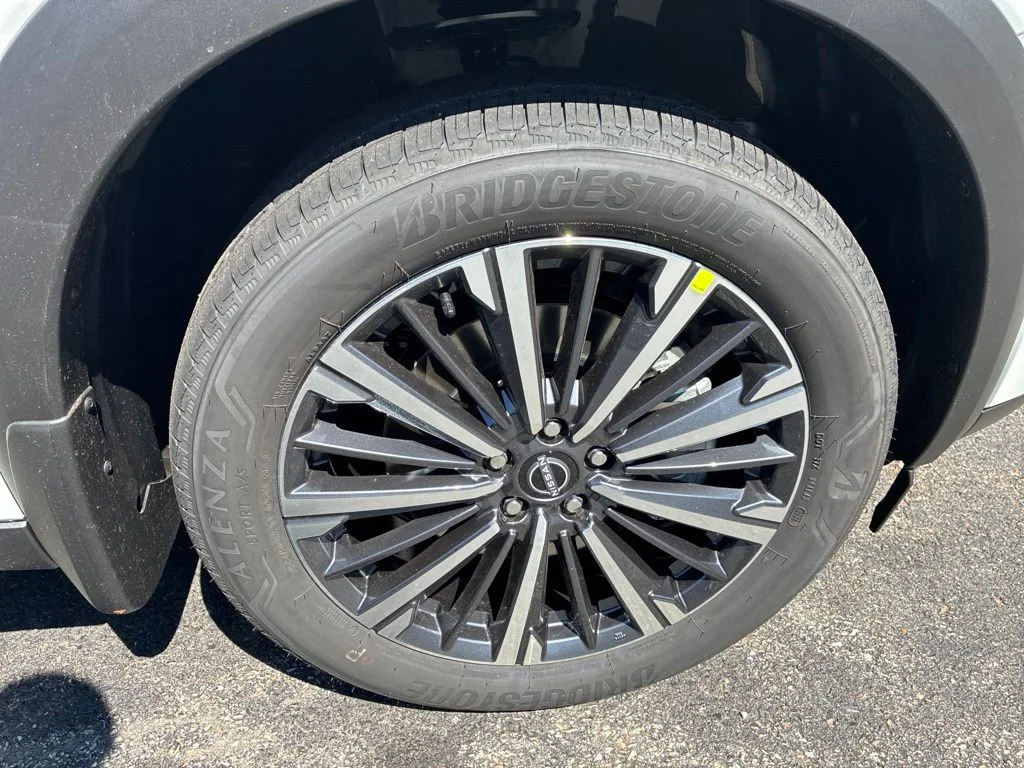 New 2026 Everest White Pearl TriCoat Nissan Platinum image 9