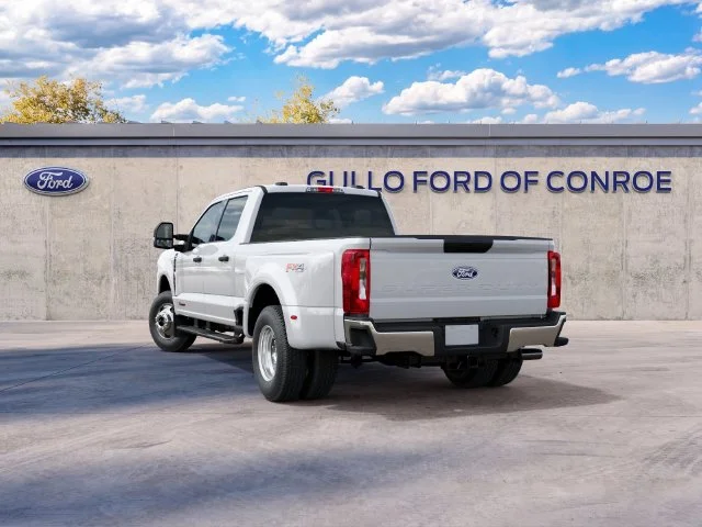 New 2027 Oxford White Ford XLT image 9