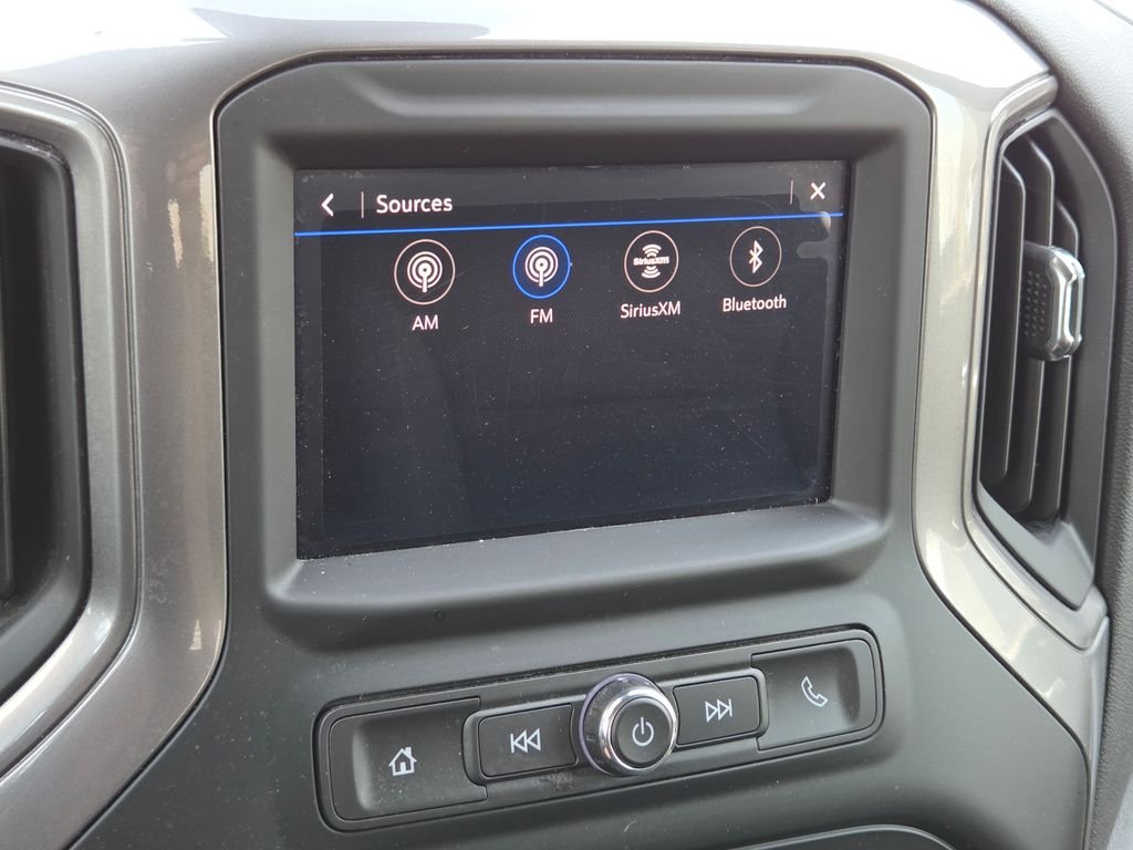 Used 2025 White Chevrolet Custom image 27