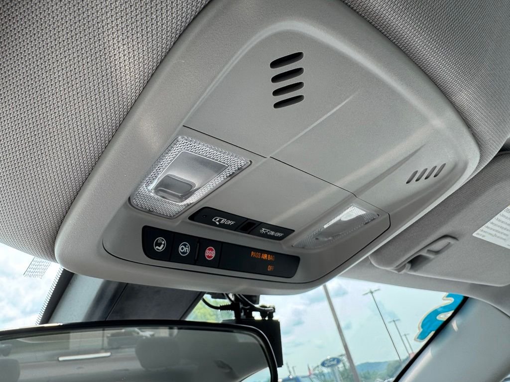 Used 2019 Summit White Chevrolet LT image 19