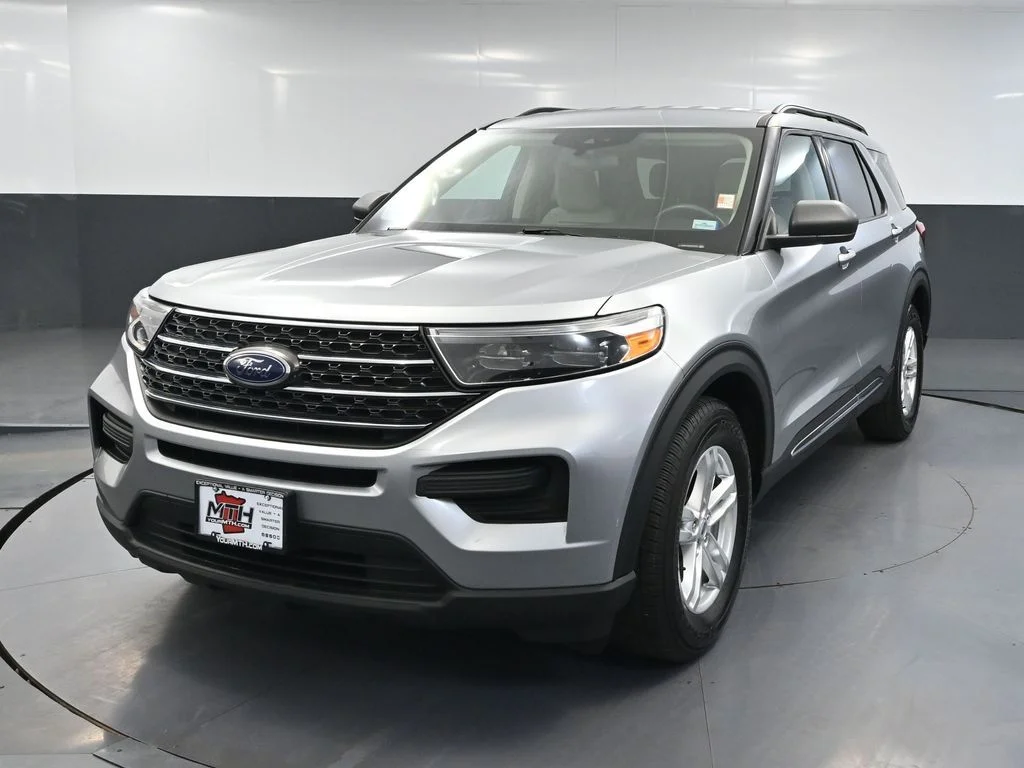 Certified Used 2022 Silver Ford XLT image 9