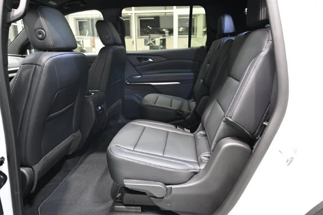 2027 Chevrolet Traverse LT - Photo 11