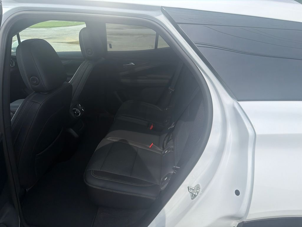 Used 2024 White Chevrolet LT image 14