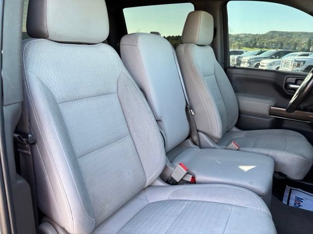 Used 2019 SILVER ICE METALLIC Chevrolet LT image 25