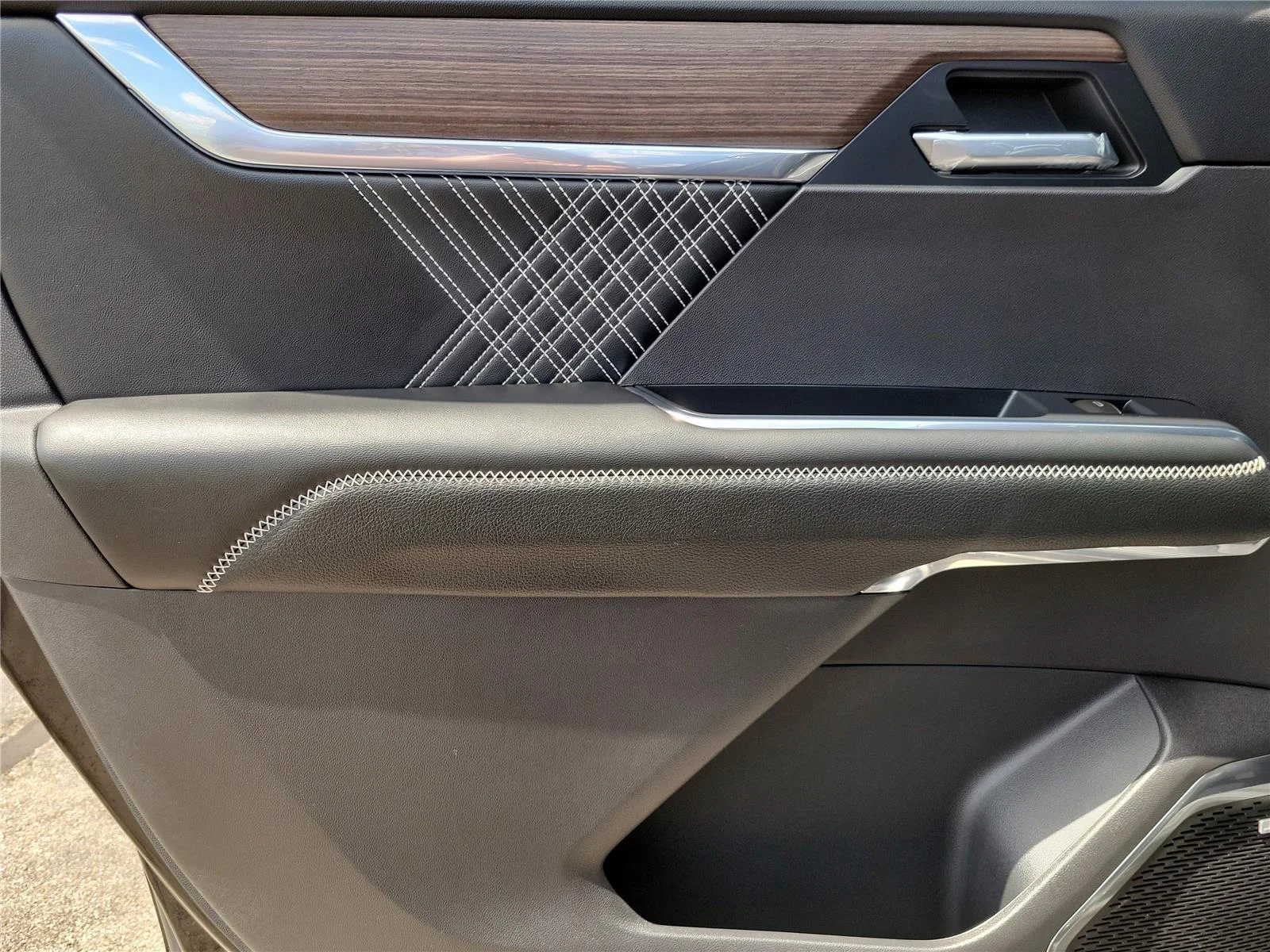 New 2026 Ebony Twilight Metallic GMC Denali image 17