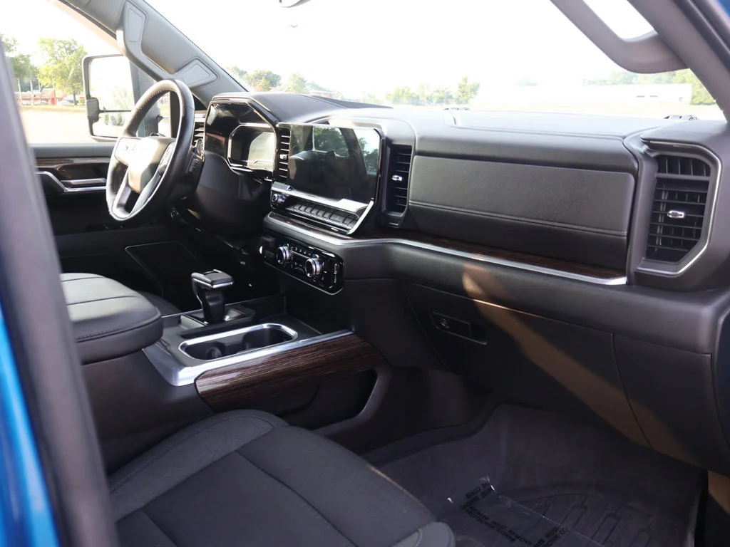 Used 2023 Dynamic Blue Metallic GMC Elevation image 25