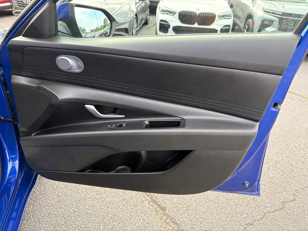 Used 2025 Blue Hyundai SE image 14