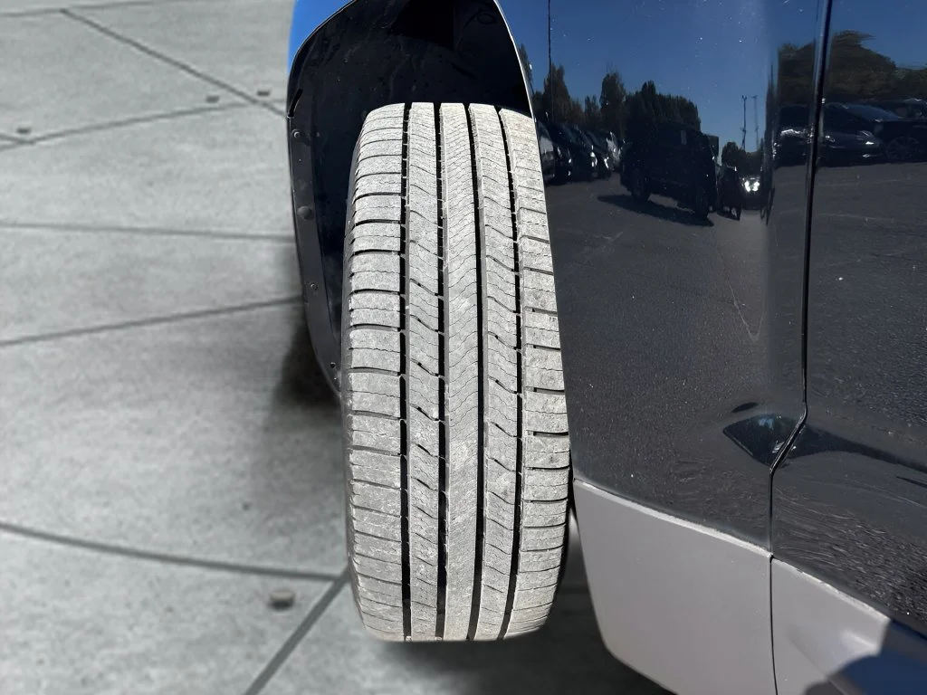Used 2017 Black GMC SLE-1 image 31