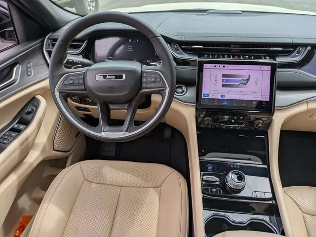 Used 2022 White Jeep 4xe image 18