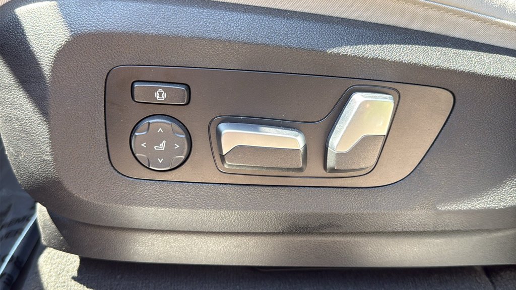 Used 2024 Brooklyn Gray Metallic BMW xDrive40i image 11