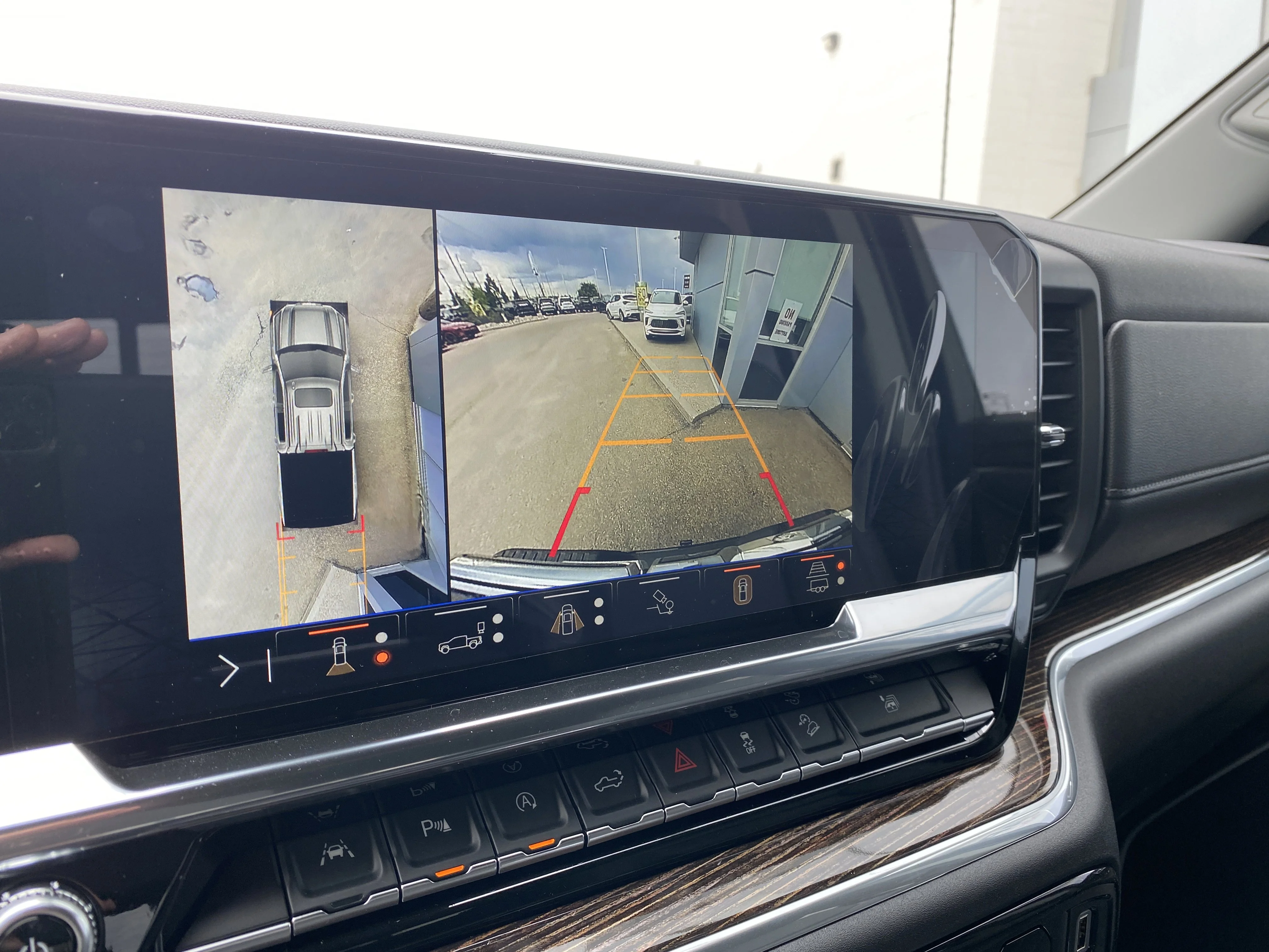 New 2026 ONYX BLACK GMC Elevation image 22